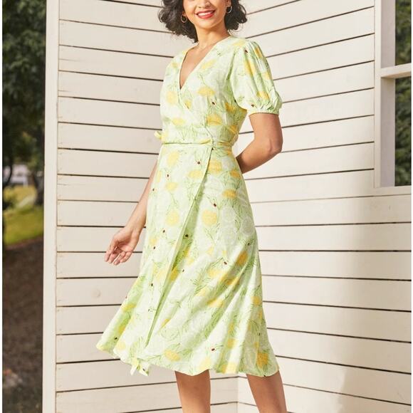 Modcloth Green Dandelion Ladybug Critter Wrap Midi Dress Size 2 - Picture 2 of 9